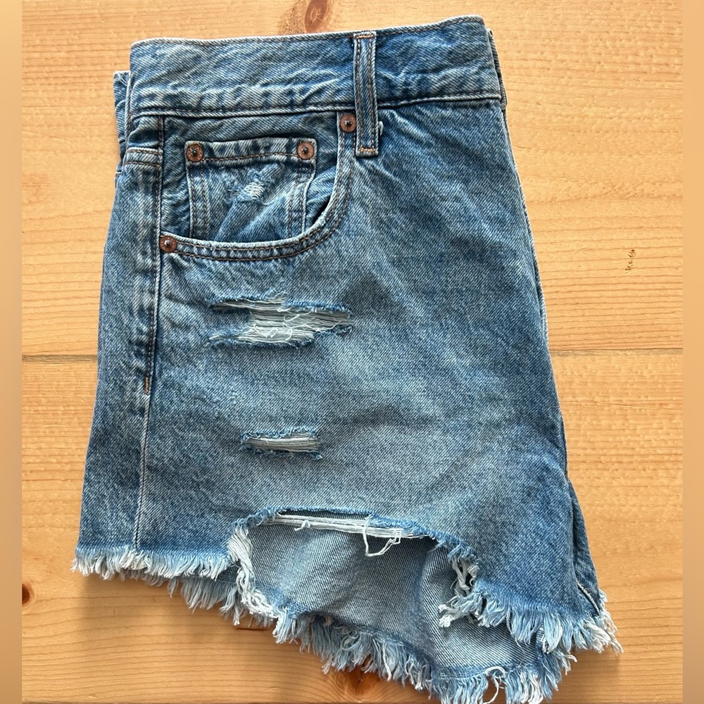 Aeropostale women’s 10 boyfriend shorts